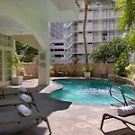 Coconut Waikiki Hotel 